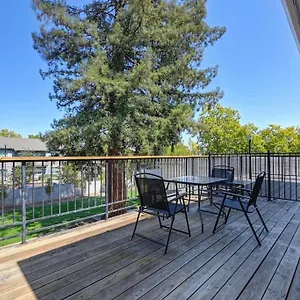 https://new-upscale-2br-spacious-deck-7-mins-to-sacramento.bestsacramentohotels.com