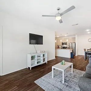  Apartment Lavish 2br In