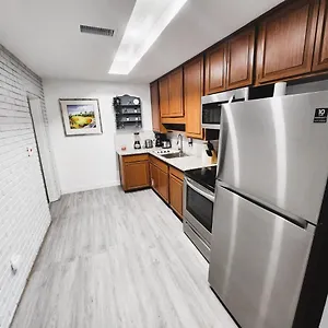  Holiday home Cozy 3 Bedroom House Near Airport/raymond Stadium/downtown.
